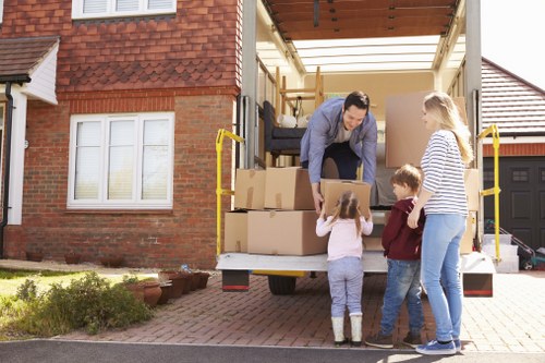 Cost factors and moving logistics for Lambeth house removals
