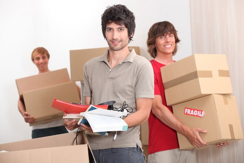 Flexible man and van transport for furniture and boxes in Lambeth
